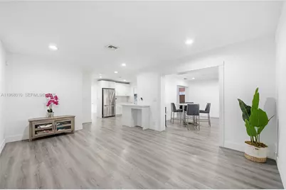 8555 NW 25th Pl, Coral Springs, FL 33065 - Photo 17