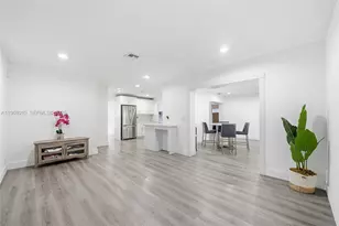 8555 NW 25th Pl, Coral Springs, FL 33065 - Photo 17