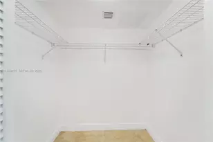 41 SE 5th St, Miami, FL 33131 - Photo 11