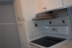 1885 NE 121st St, North Miami, FL 33181 - Photo 3