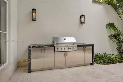 639 Almeria Ave, Coral Gables, FL 33134 - Photo 23