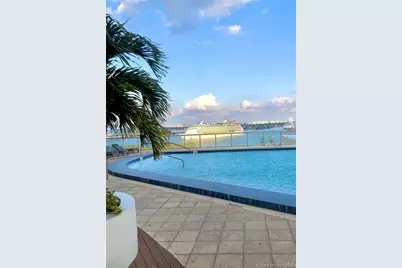 888 Biscayne Blvd #1512, Miami, FL 33132 - Photo 9