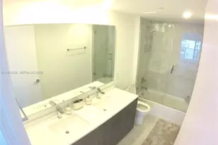 488 NE 18th St, Miami, FL 33132 - Photo 11