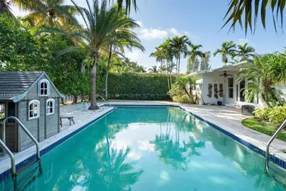 10121 E Broadview Dr, Bay Harbor Islands, FL 33154 - Photo 5