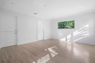 10121 E Broadview Dr, Bay Harbor Islands, FL 33154 - Photo 37