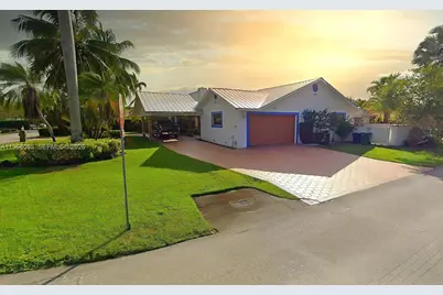 20040 E Oakmont Dr, Hialeah, FL 33015 - Photo 1