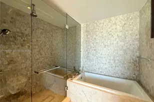 88 SW 7th St, Miami, FL 33130 - Photo 9