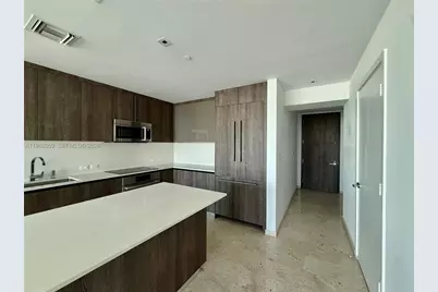 88 SW 7th St #1808, Miami, FL 33130 - Photo 3