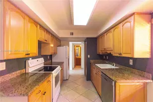 430 Commodore Dr, Plantation, FL 33325 - Photo 1