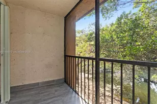 201 Lakeview Dr, Weston, FL 33326 - Photo 5