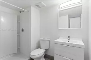 201 Lakeview Dr, Weston, FL 33326 - Photo 13