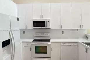 3323 NE 11th Dr, Homestead, FL 33033 - Photo 11