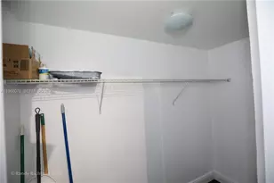 600 NE 36th St, Miami, FL 33137 - Photo 15