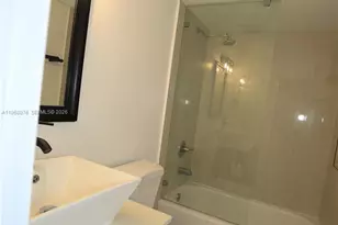 600 NE 36th St, Miami, FL 33137 - Photo 9