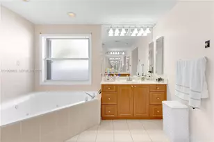 5253 NW 94th Doral Pl, Doral, FL 33178 - Photo 11