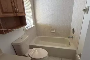 7100 NW 177th St, Hialeah, FL 33015 - Photo 5