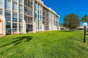 801 Three Islands Boulevard, Hallandale Beach, FL 33009 - Photo 37