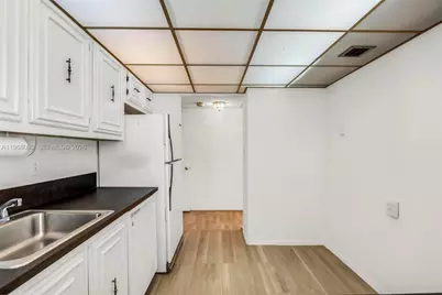 801 Three Islands Blvd #111, Hallandale Beach, FL 33009 - Photo 7