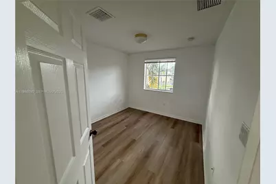 1934 SW 60th Ave, North Lauderdale, FL 33068 - Photo 11
