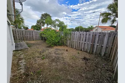 18201 SW 109th Pl, Miami, FL 33157 - Photo 13