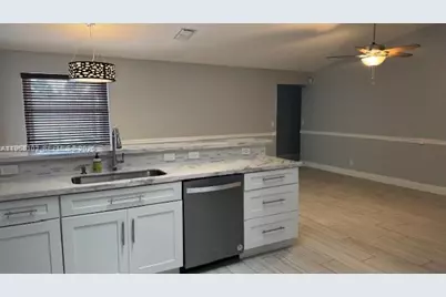 453 SW 169th Ter #453, Weston, FL 33326 - Photo 5