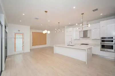 4454 NW 80th Ave, Doral, FL 33166 - Photo 9