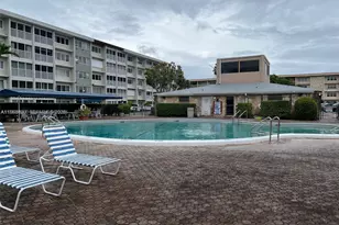 215 SE 3rd Ave, Hallandale Beach, FL 33009 - Photo 15