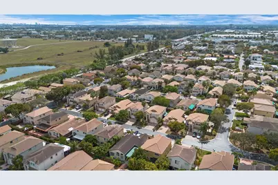 9768 NW 30th St, Doral, FL 33172 - Photo 49