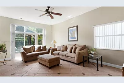 9768 NW 30th St, Doral, FL 33172 - Photo 7