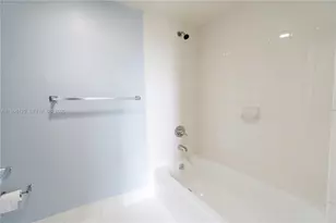 816 NW 11th St, Miami, FL 33136 - Photo 11