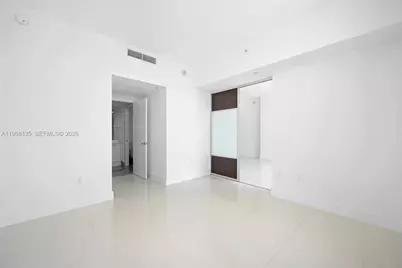 92 SW 3rd St #5109, Miami, FL 33130 - Photo 11
