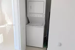 92 SW 3rd St, Miami, FL 33130 - Photo 3