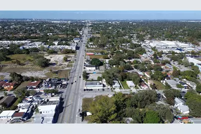 1067 NW 79th St, Miami, FL 33150 - Photo 7