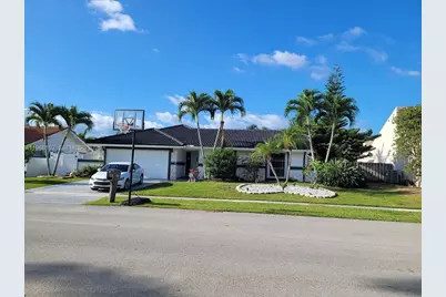 412 NW 72nd St, Boca Raton, FL 33487 - Photo 1