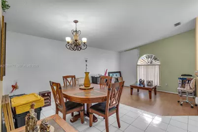 7562 W 32nd Ct #0, Hialeah, FL 33018 - Photo 7