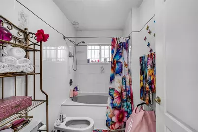 7562 W 32nd Ct #0, Hialeah, FL 33018 - Photo 21