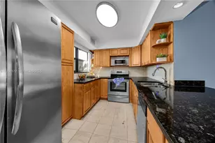 7300 Wayne Ave, Miami Beach, FL 33141 - Photo 17