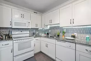 100 Bayview Dr, Sunny Isles Beach, FL 33160 - Photo 3