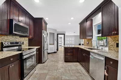 13808 Geranium Pl, Wellington, FL 33414 - Photo 9