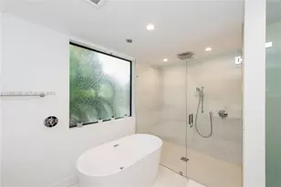 2550 Overbrook St, Miami, FL 33133 - Photo 21