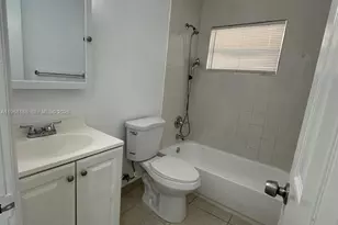 16120 NE 19th Pl, North Miami Beach, FL 33162 - Photo 11