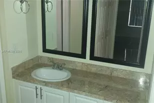 8810 Fontainebleau Blvd, Miami, FL 33172 - Photo 9