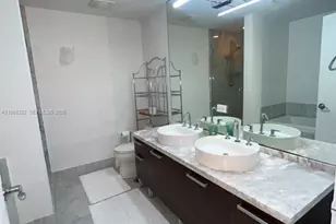 253 NE 2nd St, Miami, FL 33132 - Photo 15