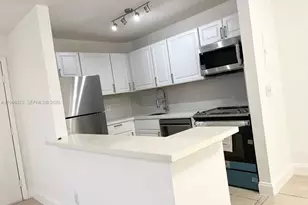 10773 Cleary Blvd, Plantation, FL 33324 - Photo 3