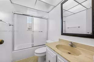 2861 Somerset Dr, Lauderdale Lakes, FL 33311 - Photo 5