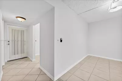 2861 Somerset Dr #104, Lauderdale Lakes, FL 33311 - Photo 9