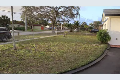 410 NW 34th Ave, Lauderhill, FL 33311 - Photo 17