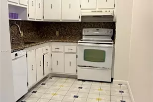 20100 W Country Club Dr, Aventura, FL 33180 - Photo 13