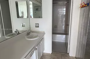 20100 W Country Club Dr, Aventura, FL 33180 - Photo 5