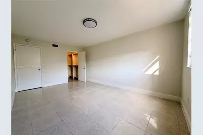 8353 Lake Dr #404, Doral, FL 33166 - Photo 7